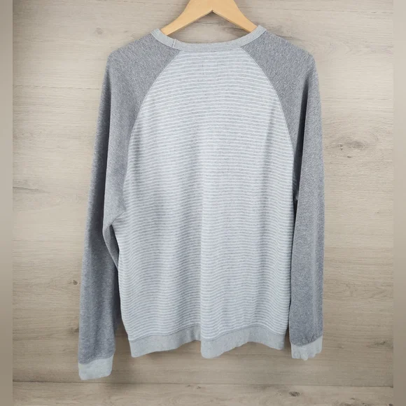 Johnnie O Sweatshirt Mens XL Gray Pullover Crew Neck Striped Logo - Picture 3 of 6